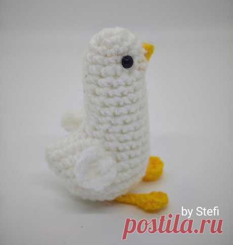 PDF Чайка крючком. FREE crochet pattern; Аmigurumi bird patterns. Амигуруми схемы и описания на русском. Вязаные игрушки и поделки своими руками #amimore - птица, птенец, птенчик, маленькая птичка в берете.