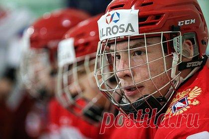 Российского нападающего признали второй звездой дня в НХЛ. Российского нападающего «Каролины Харрикейнс» Андрея Свечникова признали второй звездой дня в НХЛ. В победном матче против «Эдмонтон Ойлерс» Свечников трижды поразил ворота соперников. Таким образом, он оформил второй хет-трик в сезоне. Третья заброшенная в этой встрече шайба стала для него сотой за карьеру в лиге.