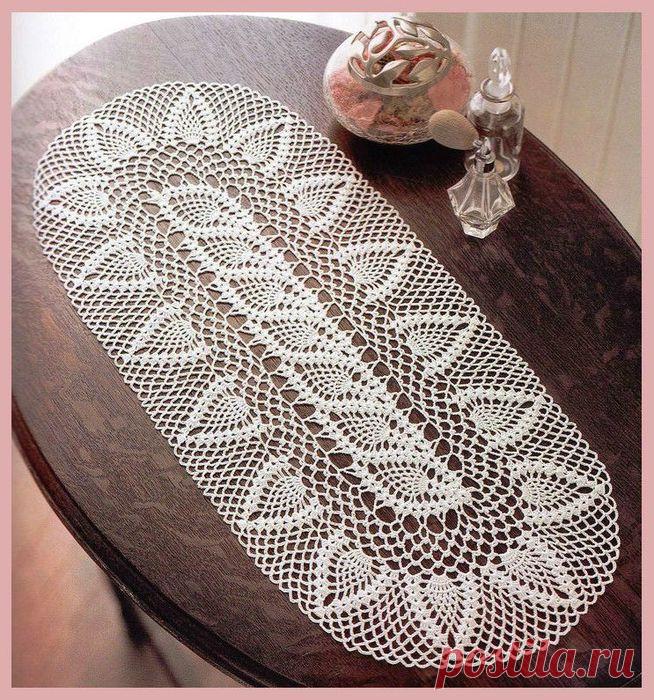 Озорные петельки: Овальная салфетка с ананасами