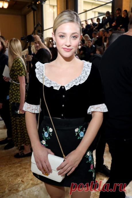 Алекса Чанг, Рита Ора, Каролин Даур и другие гости показа Miu Miu | VestiNewsRF.Ru