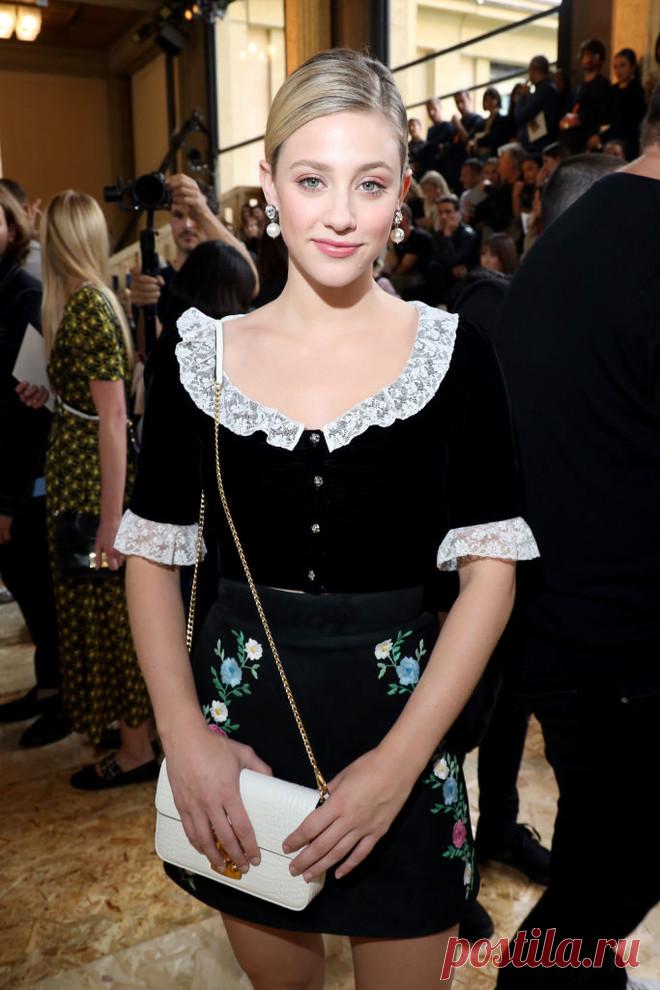 Алекса Чанг, Рита Ора, Каролин Даур и другие гости показа Miu Miu | VestiNewsRF.Ru