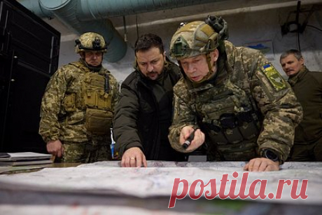 В Великобритании высказались о будущем Украины в НАТО. Великобритания поддерживает Украину на пути к ее членству в НАТО. Об этом заявил замглавы МИД Великобритании, лорд Тарик Ахмад Уимблдонский в официальном ответе на парламентский запрос члена Палаты лордов Великобритании баронессы Мэри Гуди. «Лента.ру» изучила соответствующие документы.