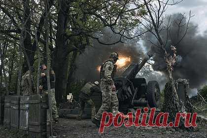 Российские мотострелки отразили шесть атак ВСУ в ДНР. Российские мотострелки отразили шесть атак военных Украины восточнее Богдановки в ДНР. Об этом сообщил официальный представитель Минобороны России генерал-лейтенант Игорь Конашенков. Он рассказал, что в атаках были задействованы отряды ВСУ численностью более 100 человек. Было уничтожено семь украинских танков.