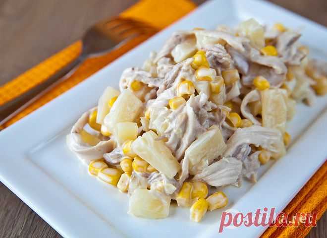 Салат из курицы с ананасом и сыром