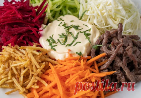 Забытый салат из СССР - Чафран. До безобразия просто и очень вкусно. Изюминка - в соусе - Готовим сами Этот салат имеет все шансы стать украшением праздничного стола, но и приготовить его «просто так» к ужину никто не запрещает. Хозяйки его любят за то, то у него масса вариаций — что есть в холодильнике, из того можно и готовить этот салат. Более того, можно накладывать в тарелку сразу все или определенные компоненты салата Чафран, […]