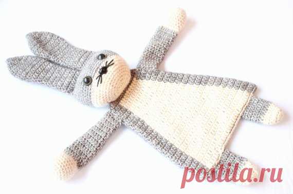 Bunny Ragdoll crochet amigurumi pattern PDF INSTANT DOWNLOAD A darling little bunny has been born into the Ragdoll family! Even though the body is flat like a lovey, this animal will leave much more room for imagination and be a best friend to toddlers and even older children.  This is an easy pattern which works up rather fast. Level: advanced