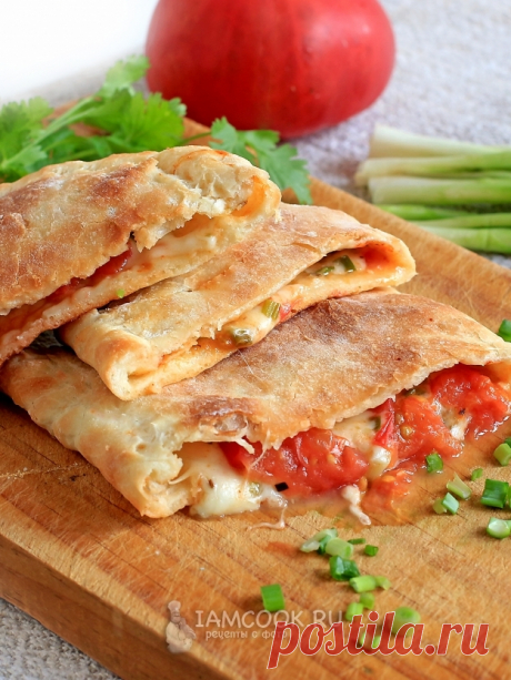 ღ Кальцоне с помидорами, сыром и зеленым луком