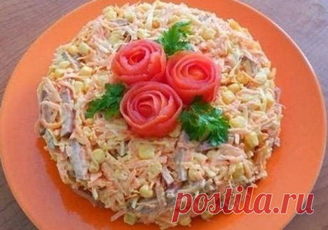 Салатик с копченой колбасой