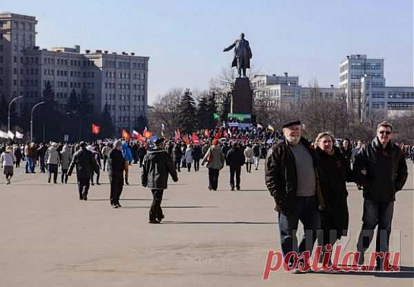 В Харькове пикетировали консульства, силовиков и органы местной власти&nbsp; &nbsp;Выживи сам