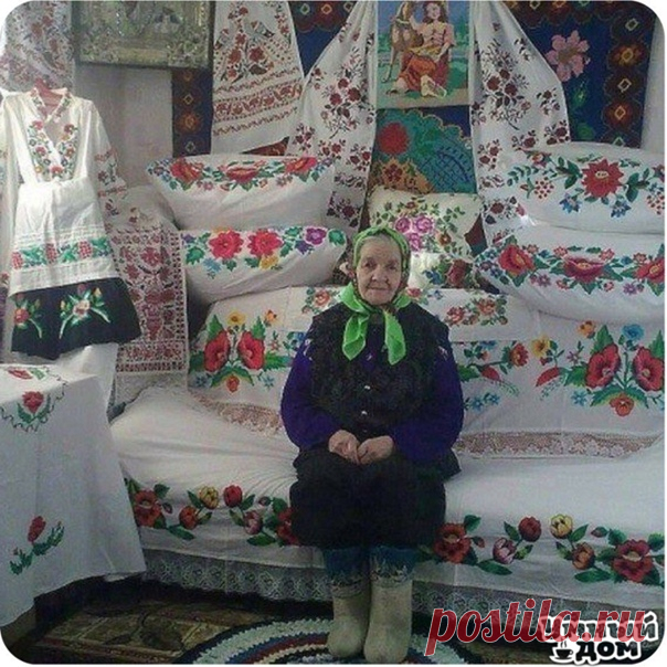 10 многолетников, цветущих все лето Часто начинающие цветоводы интересуются, какие многолетники цветут все лето. Именно для них мы нашли подборку самых красивых, на наш взгляд, цветов, которые должны понравиться и остальным. 1. Астранция крупная (Astrantia major) Красивое многолетнее растение около 70 см высотой. Начинает цветение в июне, заканчивает – в августе, если вовремя удалять увядшие бутоны. Цветовая гамма состоит из оттенков розового, белого, кремового и зеленого цветов. Яркий…