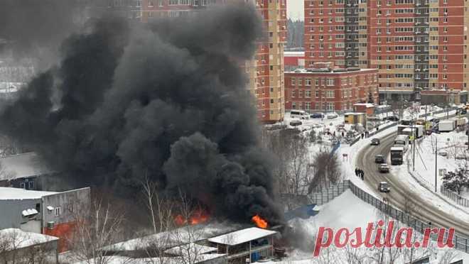 Сильный пожар вспыхнул на складе в Подмосковье. Сильный пожар вспыхнул на складе в подмосковном городе Мытищи. Об этом сообщается в Telegram-канале "Замкадье | Подмосковье | Мытищи". По информации источника, пожар охватил склад, расположенный у ЖК "Мытищи Парк" на ...