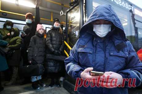 Три партии решили не поддерживать законопроект о QR-кодах. Лидеры ЛДПР, КПРФ и «Справедливой России» не поддержат законопроект о QR-кодах. Об этом сообщили Владимир Жириновский, Геннадий Зюганов и Сергей Миронов. По словам лидера СРЗП Сергей Миронова, в случае принятия соответствующего документа в первом чтении СРЗП будет вносить поправки.