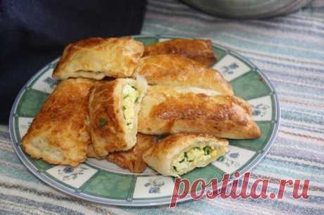 Пирожки с луком, яйцом и рисом / Простые рецепты