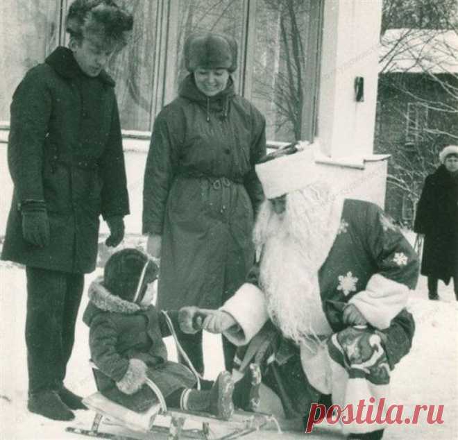 Домашние средства, которые выведут мокроту из лёгких и горла



В нашем теле есть слизь, которая необходима для правильной работы всех его органов и систем — думайте о ней как о масле, которое обеспечивает бесперебойную работу двигателя. Но мокрота — это особый вид слизи, которую выделяют легкие, когда пытаются избавиться от раздражителей в виде инфекции. Народная Медицина — рецепты, советы, способы, cекреты и народные средства.