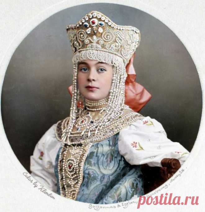 А вы знали, что одним из старейших промыслов на Руси была добыча жемчуга? Причем не где-нибудь, а на северо-западе в окрестностях Новгорода.

Да-да, не удивляйтесь! Русским жемчугом жила немалая часть местных жителей — старателей-добытчиков, ювелиров и швей.

Ну а жемчужное шитье достоверно известно с Х века, хотя, по-видимому, появилось значительно раньше. Жемчуг очень почитался на Руси. Еще в византийских летописях упоминается, что князь Святослав носил золотую серьгу с ...