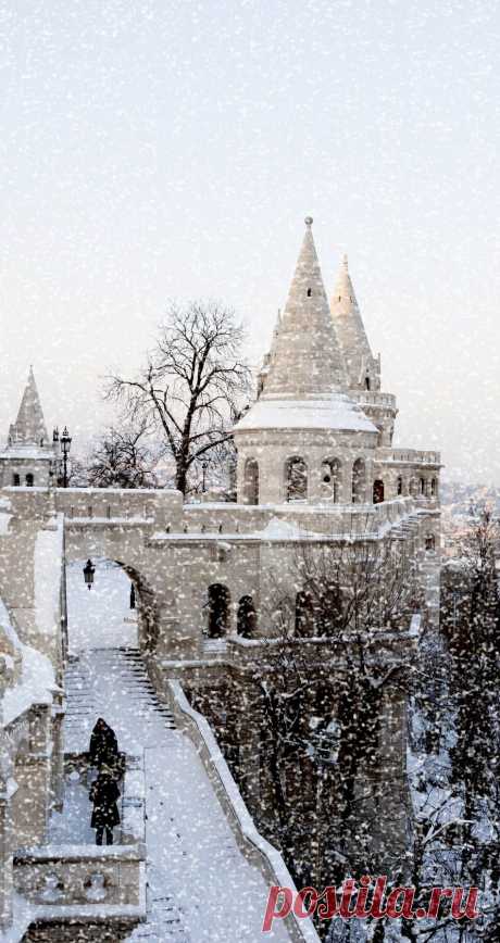 The 20 Most Stunning Fairytale Castles in Winter