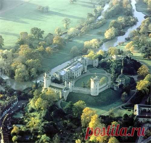 medieval Warwick Castle built by William the Conqueror in 1068, Warwick, county town of Warwickshire, England, sits on a bend on the River Avon..  |  Pinterest • Всемирный каталог идей