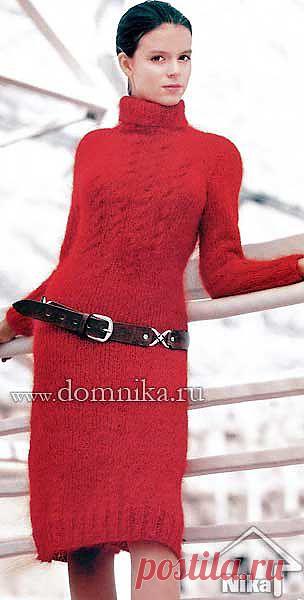 Красное платье из мохеровой пряжи.