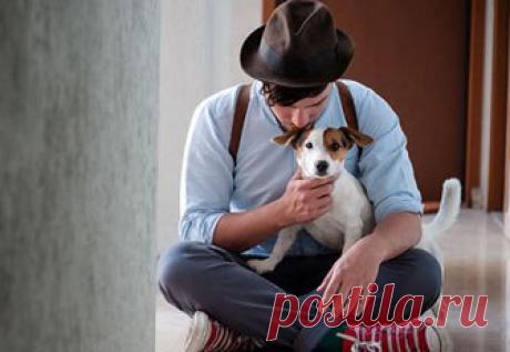 Завязывая мимолетный роман, женщины ориентируются прежде всего на физическую привлекательности мужчины. Но когда речь идет о длительных отношениях, доброта и отзывчивость партнера для них важнее его привлекательности и статуса. #психологиялюбви #психологияотношений #женскаяпсихология #психологияженщины