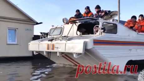 В Орске нашли тела двух человек, погибших не из-за паводка. При осмотре в Старом городе в Орске обнаружили тела погибших не из-за паводка. Об этом сообщает РИА Новости. &quot;При патрулировании территории потенциального затопления в старом городе Орска были обнаружены 2 тела. По предварительным ...