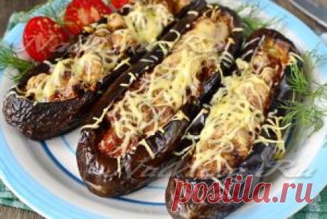 Баклажаны, запеченные в духовке с помидорами и сыром и фаршем
