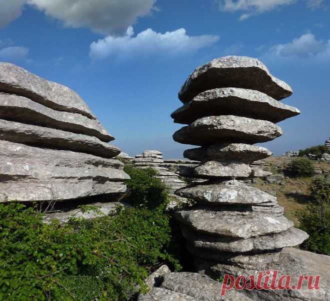 Эль Torcal де Антекера является природным заповедником в горной цепи Сьерра-дель-Torcal расположенной к югу от города Антекера, в Испании.