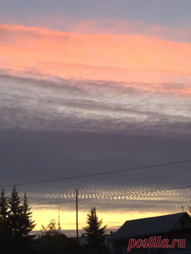 По небу проехал трактор!