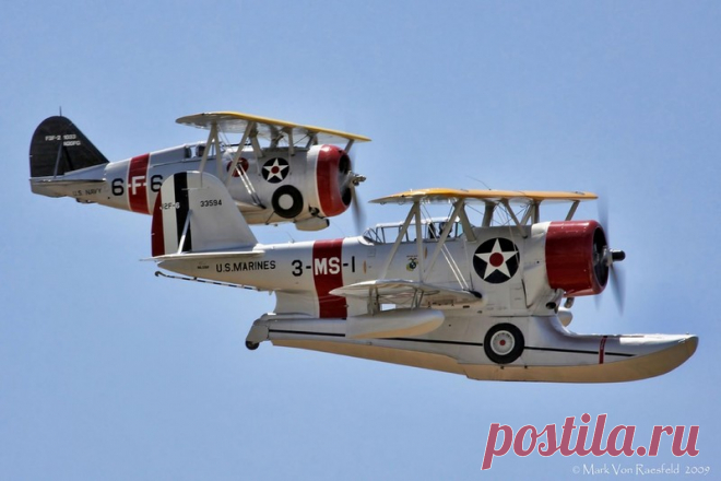 Амфибия Grumman J2F Duck | Чёрт побери Практически со времен возникновения авиации гидросамолеты разделились на два конкурирующих направления поплавковые машины и летающие лодки. Оказалось, что каждая из них обладает своими преимуществами. Так, поплавковые самолеты были вне конкуренции среди высокоскоростных машин; и наоборот, тяжелые многомоторные гидропланы строились исключительно по схеме летающей лодки. Тем не менее как раз в начале 30-х годов появилась конструкция, кл...