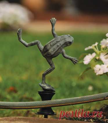 Charleston Gardens: Your source for seasonal and holiday decor, artisan-crafted home and garden furnishings and memorable gifts. 1054