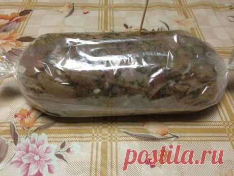 Мраморный рулет из курицы