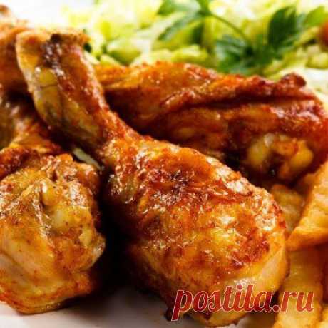 Медовая курица. Очень простой рецепт: https://myasosmyasom.blogspot.ru/2012/05/blog-post_2772.html Тушенная в медовом соусе с пряностями курица – это нечто фантастическое!