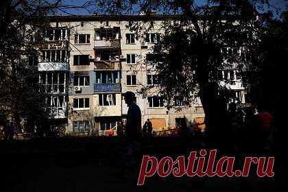 В США рассказали о попавшей в жилой дом в Краматорске американской ракете. Американская ракета AGM-88 HARM, выпущенная Вооруженными силами Украины (ВСУ) в сентябре, сбилась с курса и попала в жилой дом в Краматорске, который находится под контролем Киева. По словам местной жительницы, в результате попадания были ранены три человека. Ракета была поставлена Украине из запасов Пентагона.