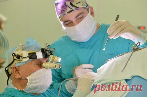 Интереснейшее интервью с академиком Смеяновичем Академик, заведующий нейрохирургическим отделом РНПЦ неврологии и нейрохирургии, нейрохирург Арнольд Федорович Смеянович за 47 лет практики провел операции на мозге почти у 9000 пациентов. Люди, записанные в потенциальные инвалиды, становятся …