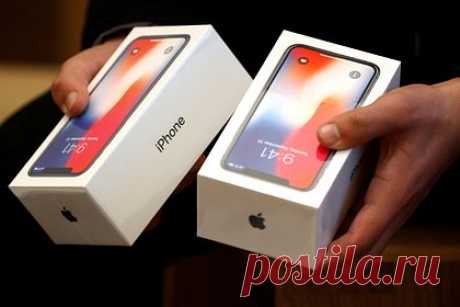 Apple подорожала из-за неожиданного роста продаж iPhone. Акции Apple растут после финансового отчета и сообщения о росте продаж флагманского продукта в прошлом квартале. Выручка составила 94,8 миллиарда долларов, превысив прогнозы аналитиков. Более 51 миллиарда долларов компания получила от продаж iPhone, показатель стал рекордным для мартовского квартала.
