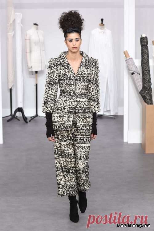 Chanel Haute Couture осень-зима 2016-2017. Все совершенно и великолепно — в духе Chanel. Браво, Маэстро!