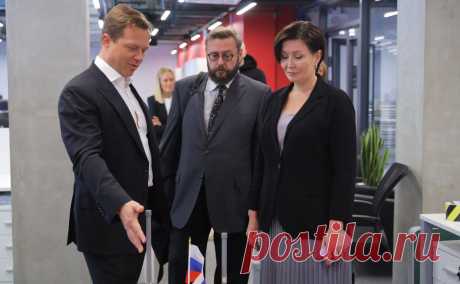 Ликсутов рассказал о распространении в регионах столичной модели развития. Столичные власти открыли серию демодней, в рамках которых проходят презентации передовых практик по развитию городской инфраструктуры, которые могут быть применены в других регионах России, сообщил заммэра в правительстве Москвы по вопросам транспорта и промышленности Максим Ликсутов.