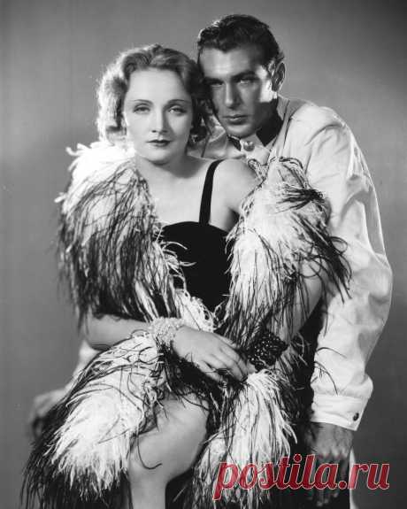 Марлен Дитрих и Гэри Купер в фильме «Марокко» (1930).