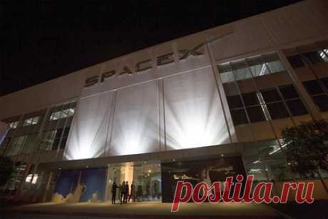 Власти США заявили о продолжении переговоров с компанией SpaceX. Власти Соединенных Штатов продолжают проводить консультации с компанией SpaceX по различным вопросам работы на территории Украины системы спутниковой связи Starlink. Об этом заявил пресс-секретарь американского оборонного ведомства бригадный генерал ВВС США Патрик Райдер.