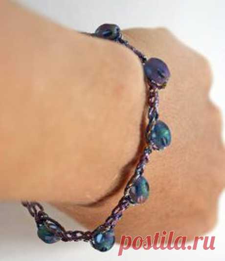 Blue and Purple Crochet Bracelet with Cathedral Beads.  Definitely making one or eighty of these.