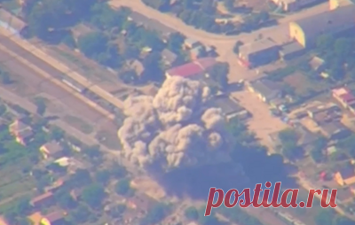 МО РФ сообщило об атаке на стоянку ж/д эшелона ВСУ в Харьковской области. В ведомстве отметили, что уничтожено около до 120 военнослужащих и около 20 единиц техники