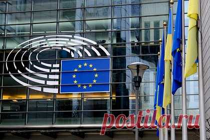 ЕС в ближайшие дни выделит транш военной помощи Украине на 500 миллионов евро. Страны ЕС в ближайшие дни выделят восьмой транш военной помощи Украине на 500 миллионов евро. «Мы надеемся, что сможем в ближайшие дни или недели разблокировать этот транш, учитывая, что Венгрия раньше уже согласилась на выделение пяти миллиардов в Европейский фонд мира», — заявил высокопоставленный чиновник ЕС.