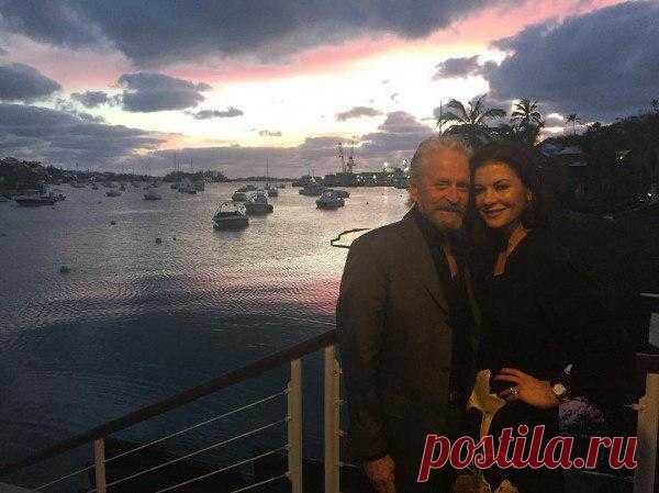 Кэтрин Зета-Джонс и Майкл Дуглас - именинники: снимки звездной пары доказывают их крепкую любовь