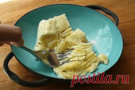 Вы не кашлянете ни разу за всю зиму! Измельчите банан и добавьте вот эти два простых компонента
Вместо того, чтобы выбрасывать деньги на таблетки медицинской мафии, которые имеют побочные эффекты попробуйте это натуральное и эффективное средство. Вы избавитесь от кашля окончательно и даже обогатите Ваше тело витаминами.
Смотрите ниже, как просто приготовить это натуральное средство!
Ингредиенты:
Два спелых банана
Два столовые ложки меда
400 мл воды
Приготовление:
• Налейте...