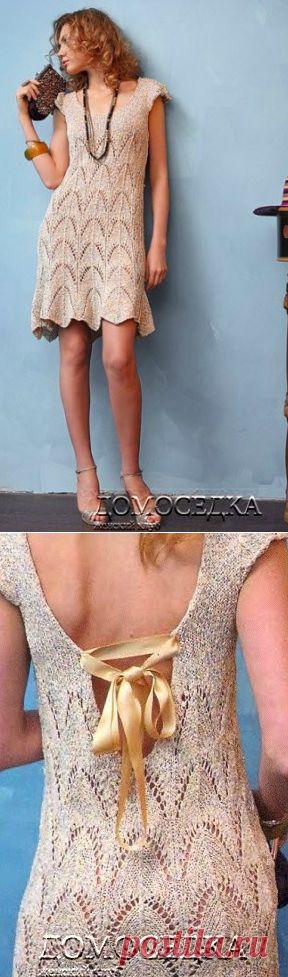 Красивое платье с открытой спиной для теплого летнего вечера связано спицами ажурным узором "Ёлочка"..