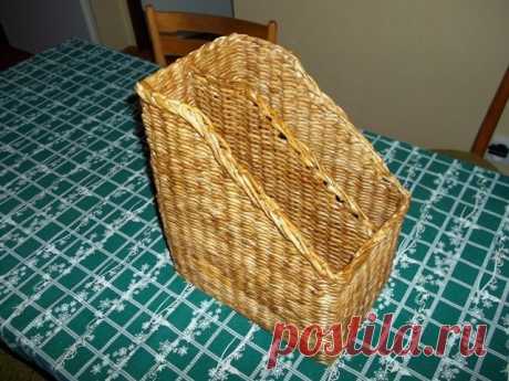 Газетница из газетных трубочек