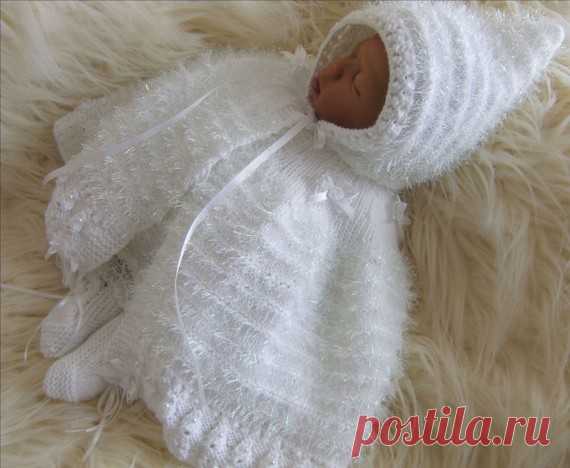 Baby Knitting Pattern - Girls or Reborn Dolls Download PDF Knitting Pattern - Christening - Blessing Set - Winter Cape Knitting Pattern PDF DOWNLOAD KNITTING PATTERN  PLEASE NOTE: This is a set of instructions, not the physical object.   This sale is for the English PDF knitting pattern to create my outfit Gabriella © (Precious Newborn Knits Ref: JH10) Gabriella Baby Knitting Pattern. Design is based on a vintage pattern which has been re-worked and brought up to date usin...