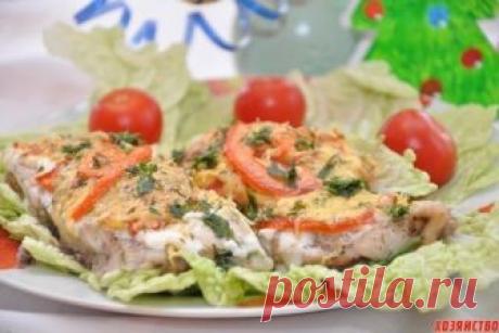 Вкуснейшая рыбка, запеченная с помидорами и сыром