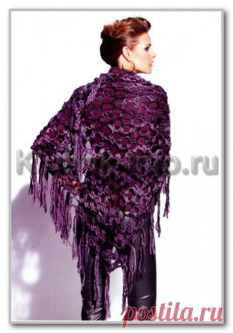 Вязание спицами. Женские модели. Ажурная шаль с кистями, из толстой пряжи