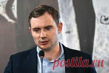 Заместителя председателя политической партии России увезли к следователю на допрос