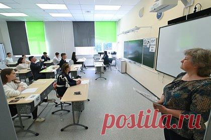 Рособрнадзор назвал условия аннулирования результатов ЕГЭ при пересдаче. При пересдаче Единого государственного экзамена (ЕГЭ) в этот же год первый результат экзамена будет аннулирован. Об этом заявил глава Рособрнадзора Анзор Музаев. На данный момент в России ЕГЭ по обязательным предметам школьники могут пересдать, если они не преодолели установленные Рособрнадзором минимальные баллы.